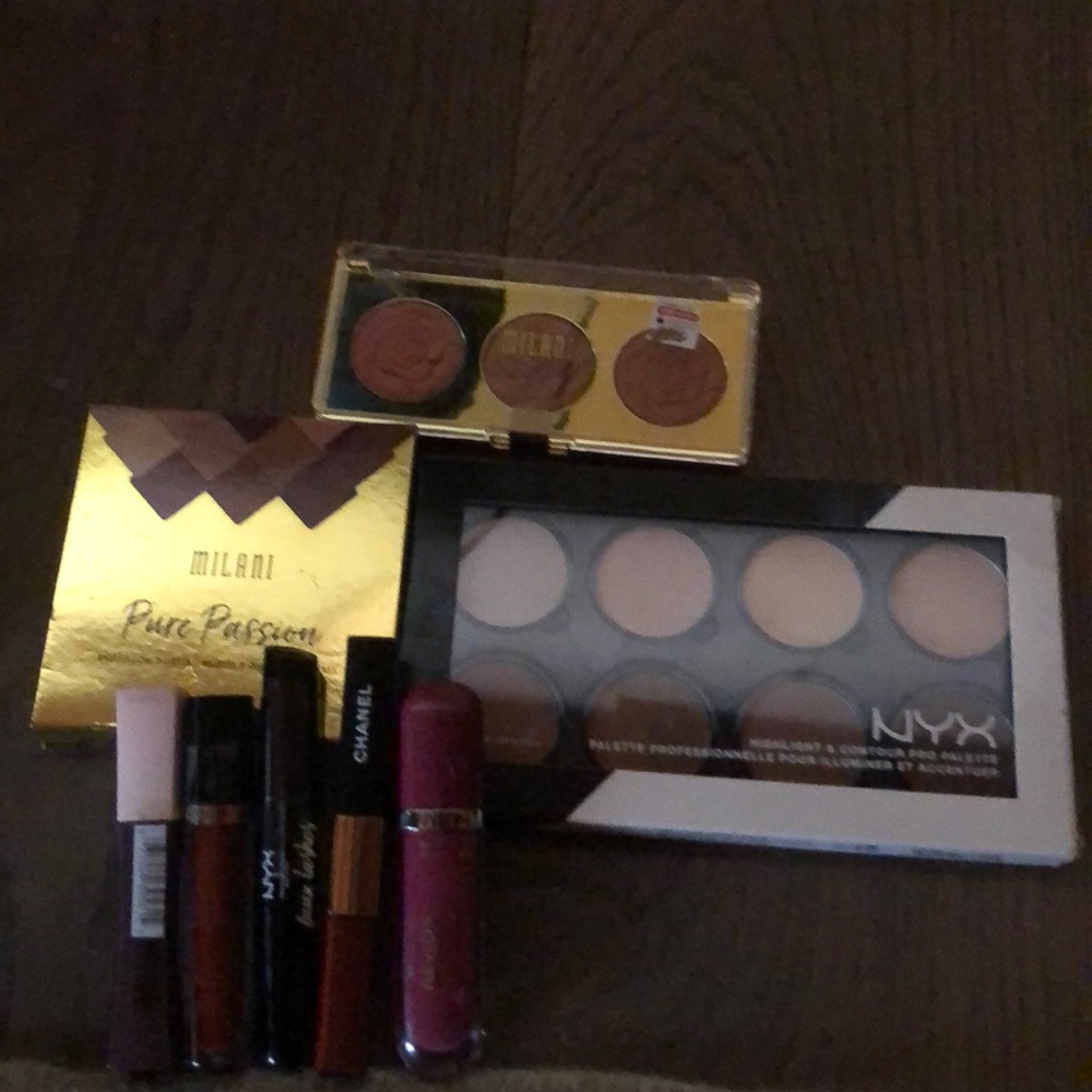 Cosmetics, one chanel 👄 brand new